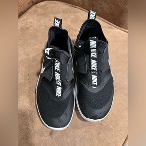 Youth Nike Flex Runner Size 2